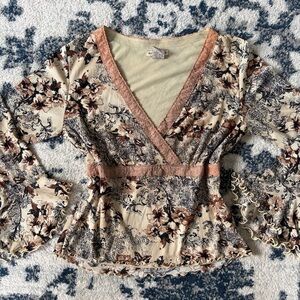 Vintage y2k Apostrophe Floral Bell Sleeve Top SMALL